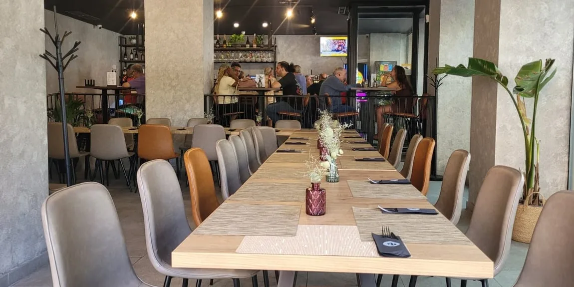 La mesa larga