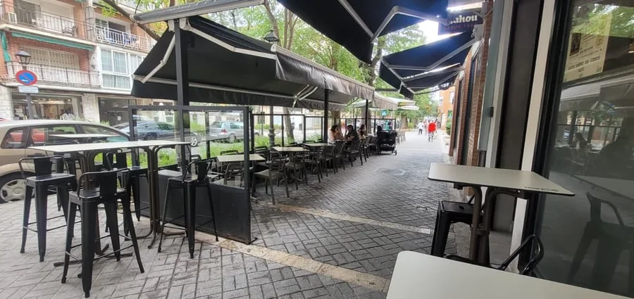 Desayuno en la terraza